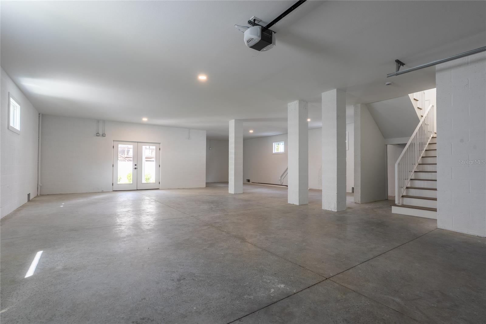 1851 MISSISSIPPI AVE NE, ST PETERSBURG, FL, 33703