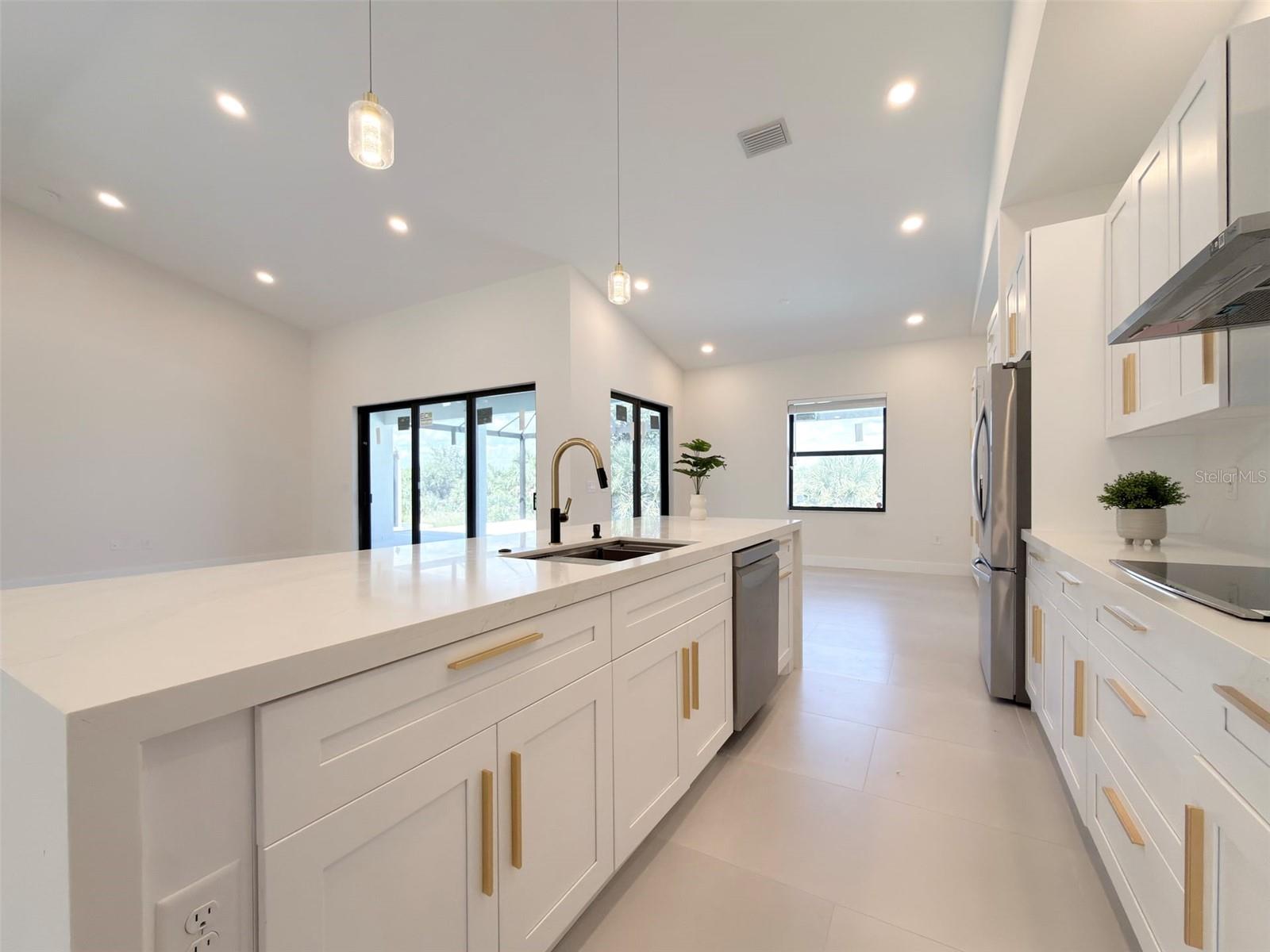 14671 LILLIAN CIR, PORT CHARLOTTE, FL, 33981