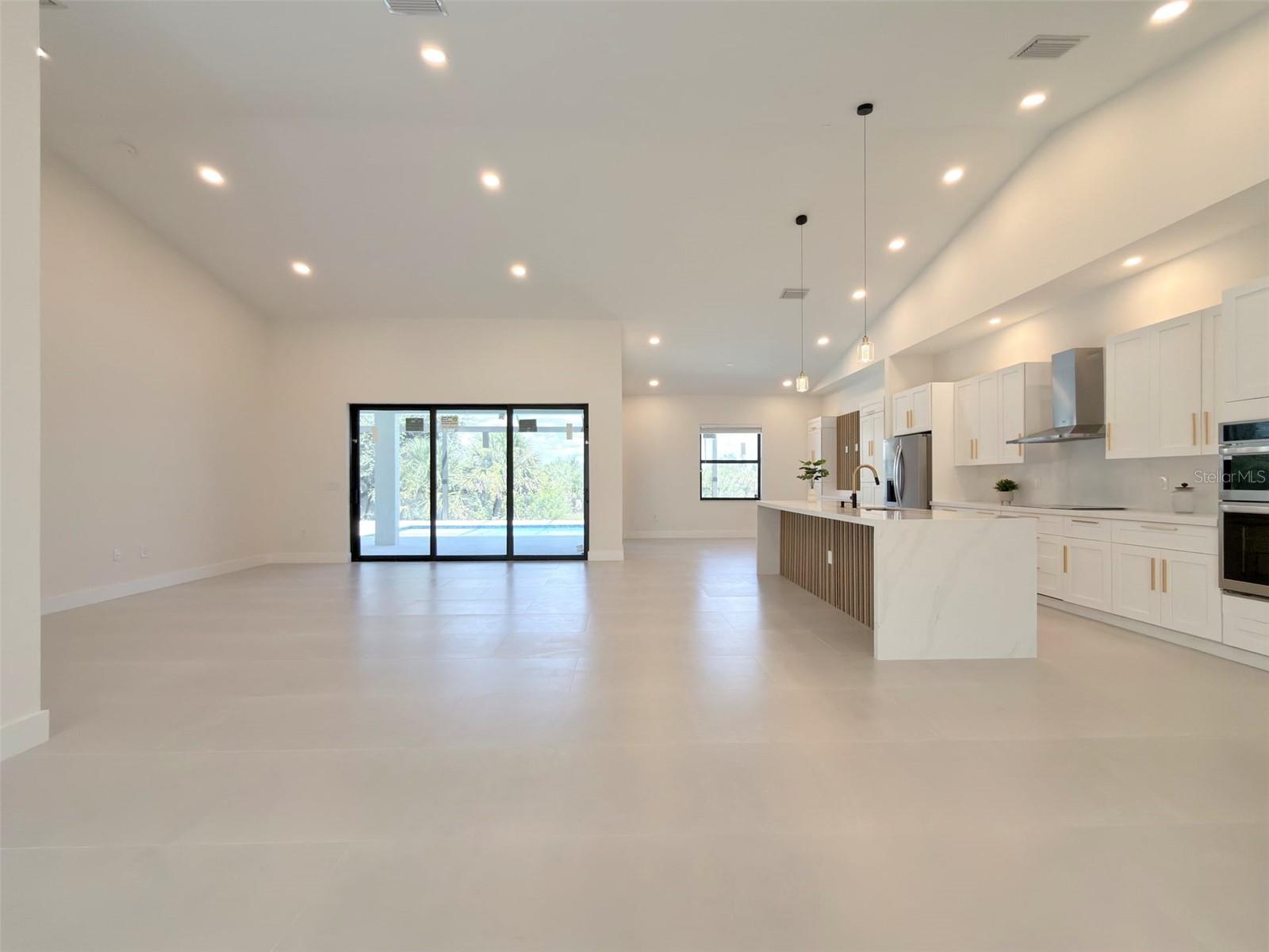 14671 LILLIAN CIR, PORT CHARLOTTE, FL, 33981