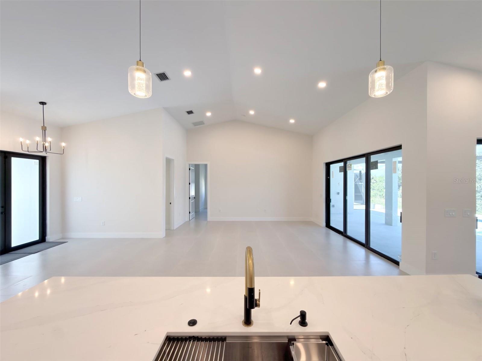 14671 LILLIAN CIR, PORT CHARLOTTE, FL, 33981