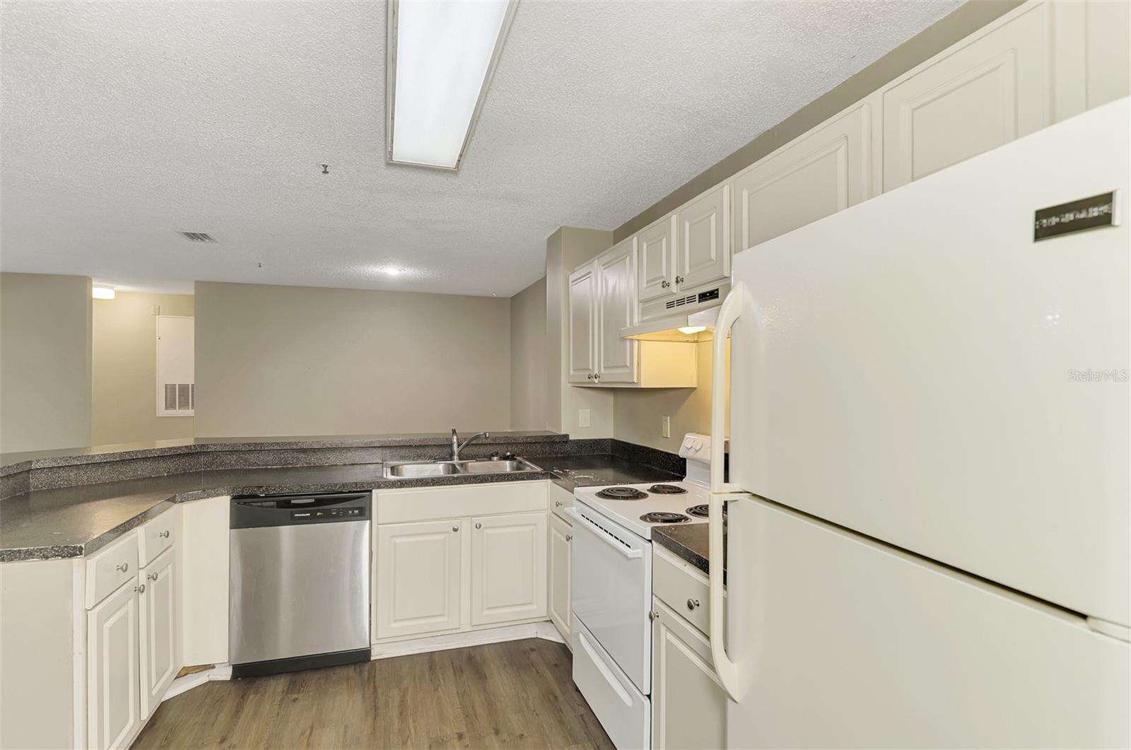 4045 CROCKERS LAKE BLVD #11, SARASOTA, FL, 34238