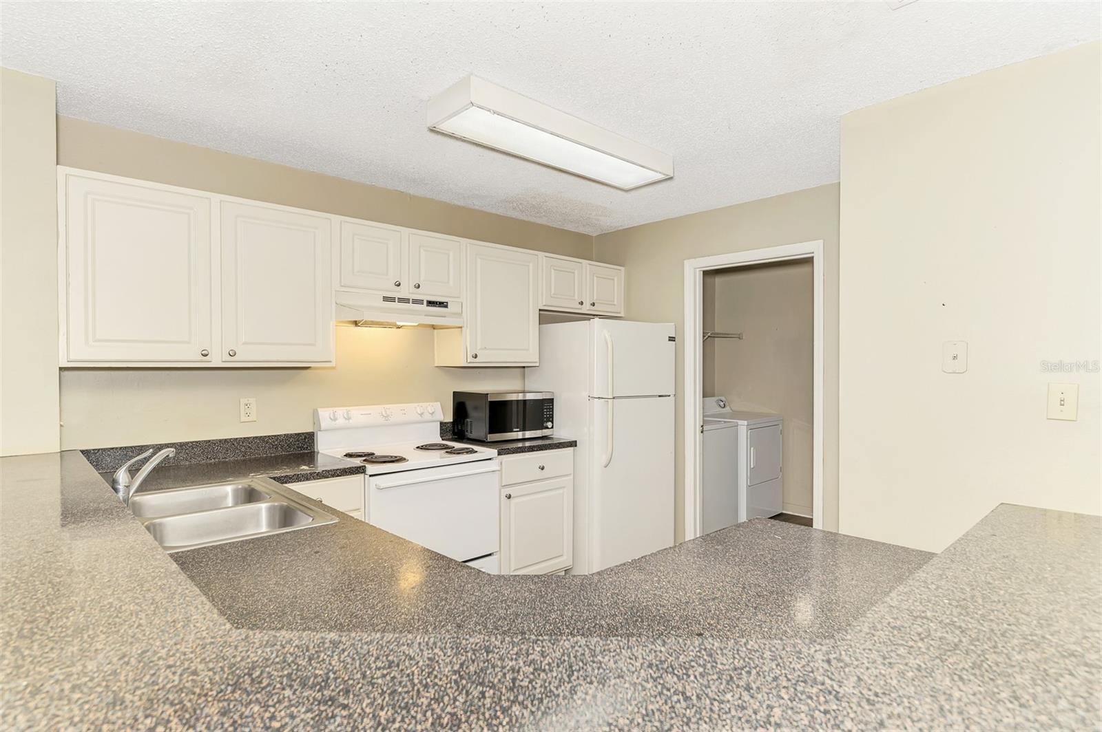 4045 CROCKERS LAKE BLVD #11, SARASOTA, FL, 34238