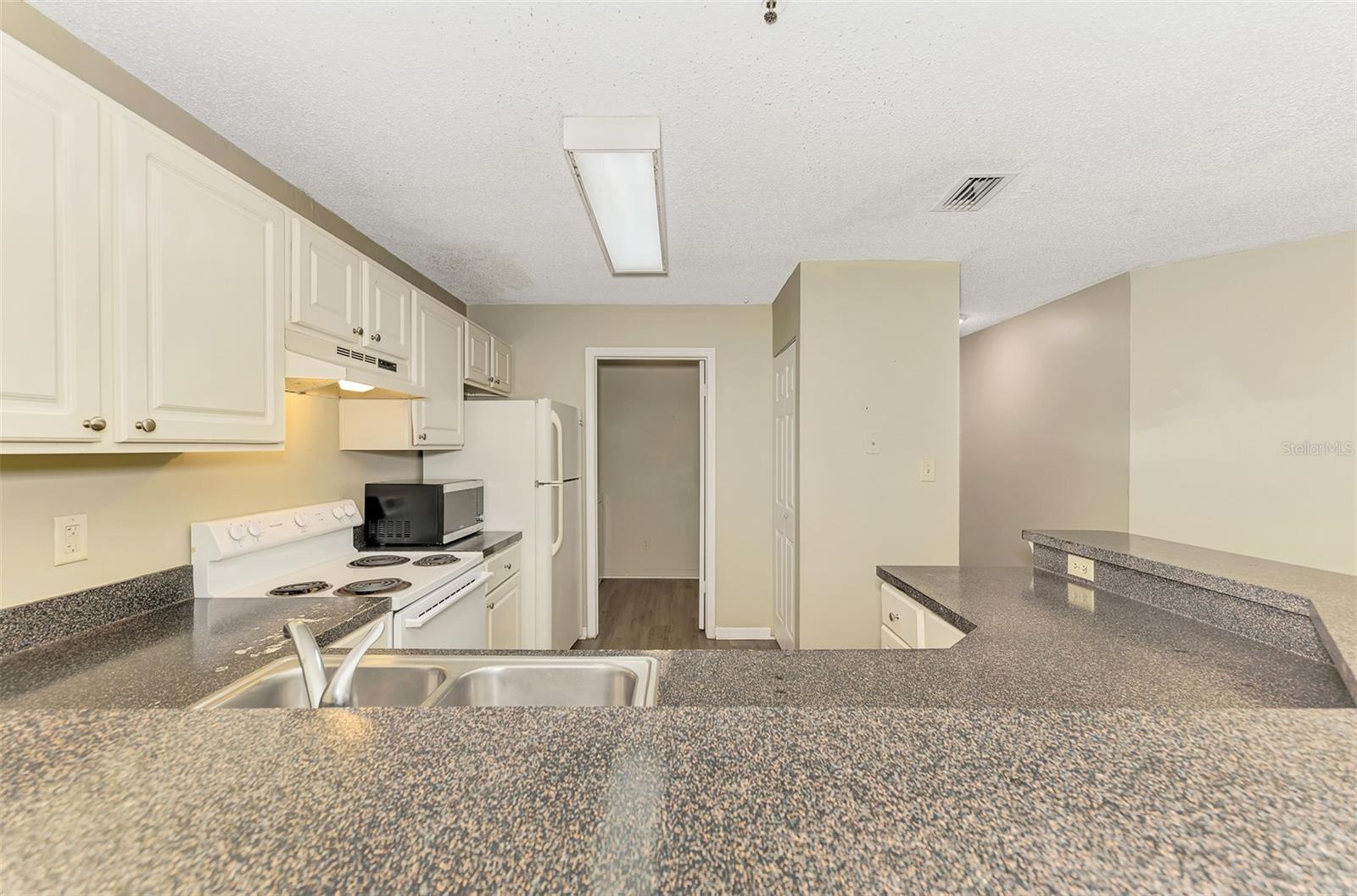 4045 CROCKERS LAKE BLVD #11, SARASOTA, FL, 34238