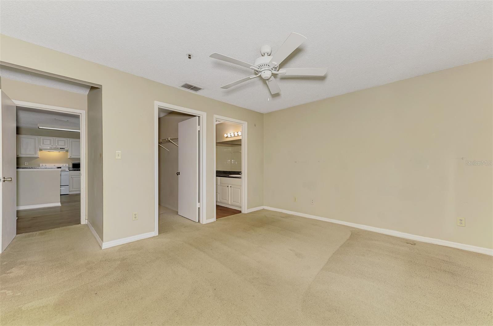 4045 CROCKERS LAKE BLVD #11, SARASOTA, FL, 34238
