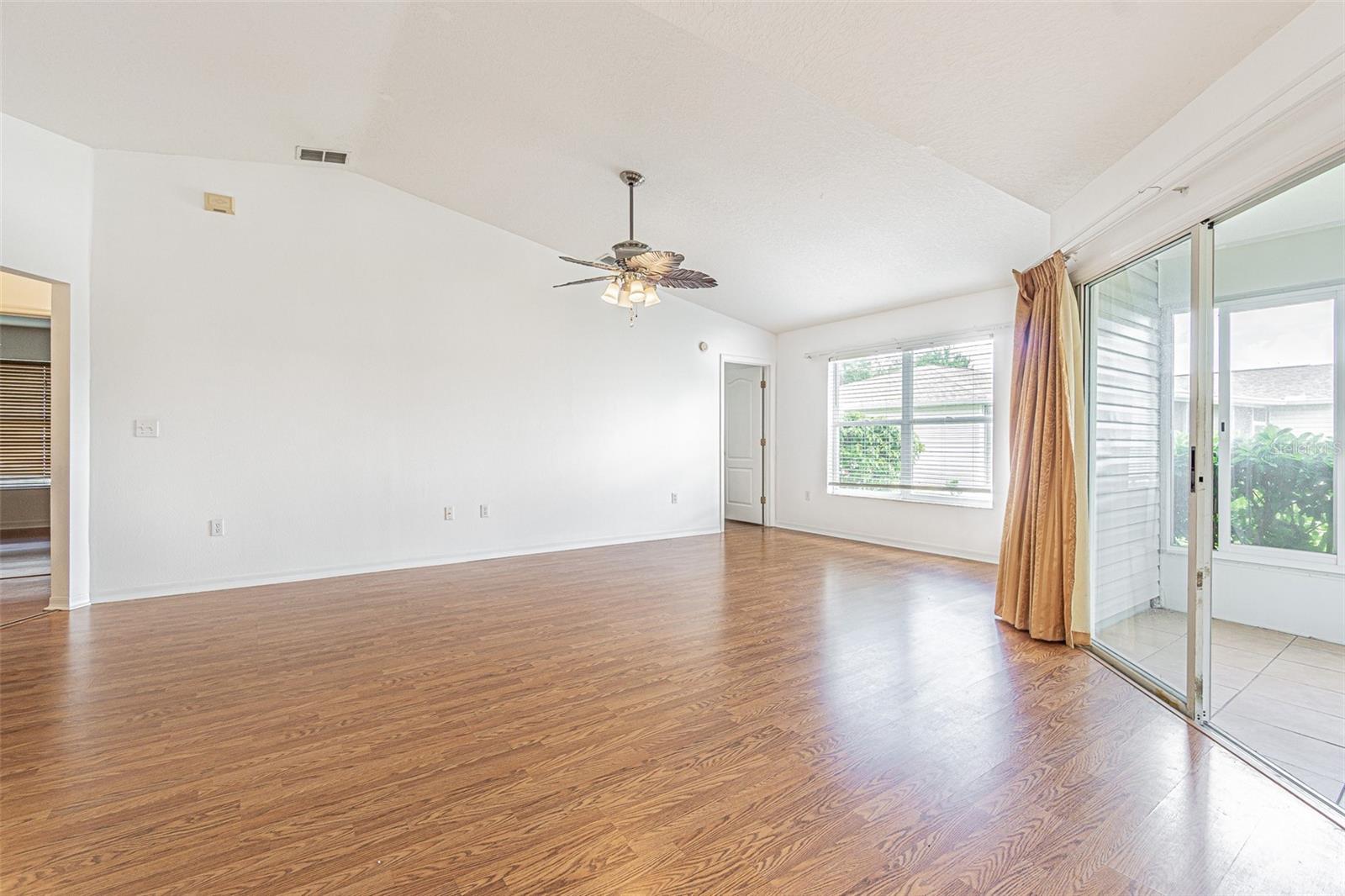 11204 COREY PAVIN LN, SAN ANTONIO, FL, 33576