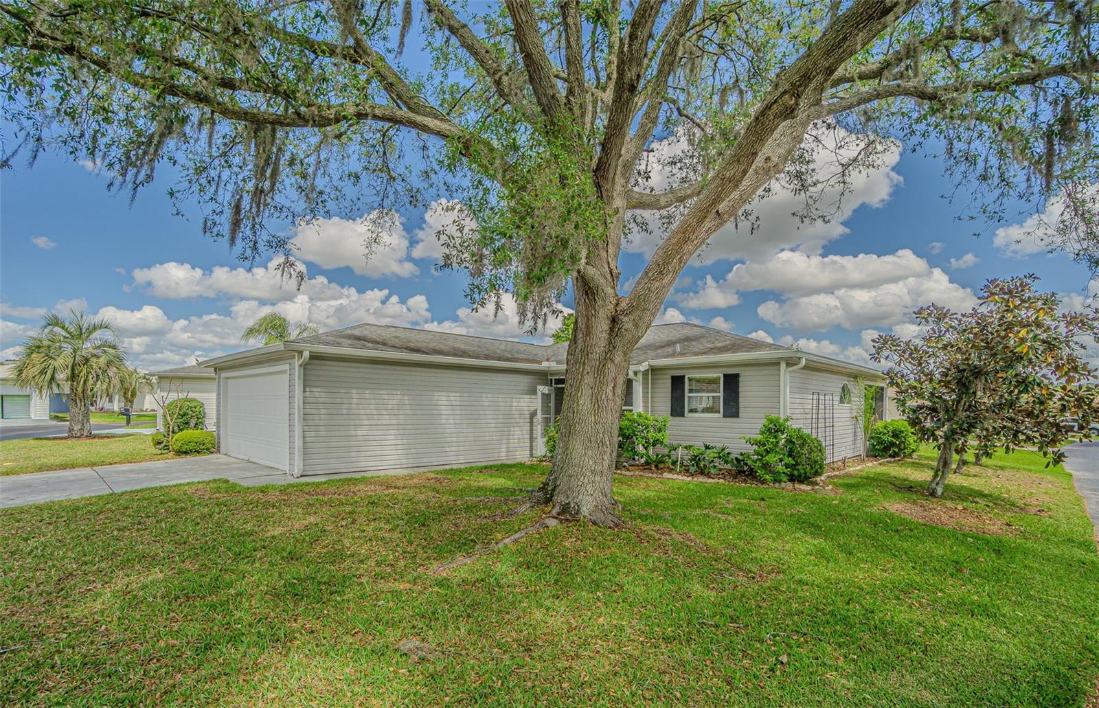 11204 COREY PAVIN LN, SAN ANTONIO, FL, 33576