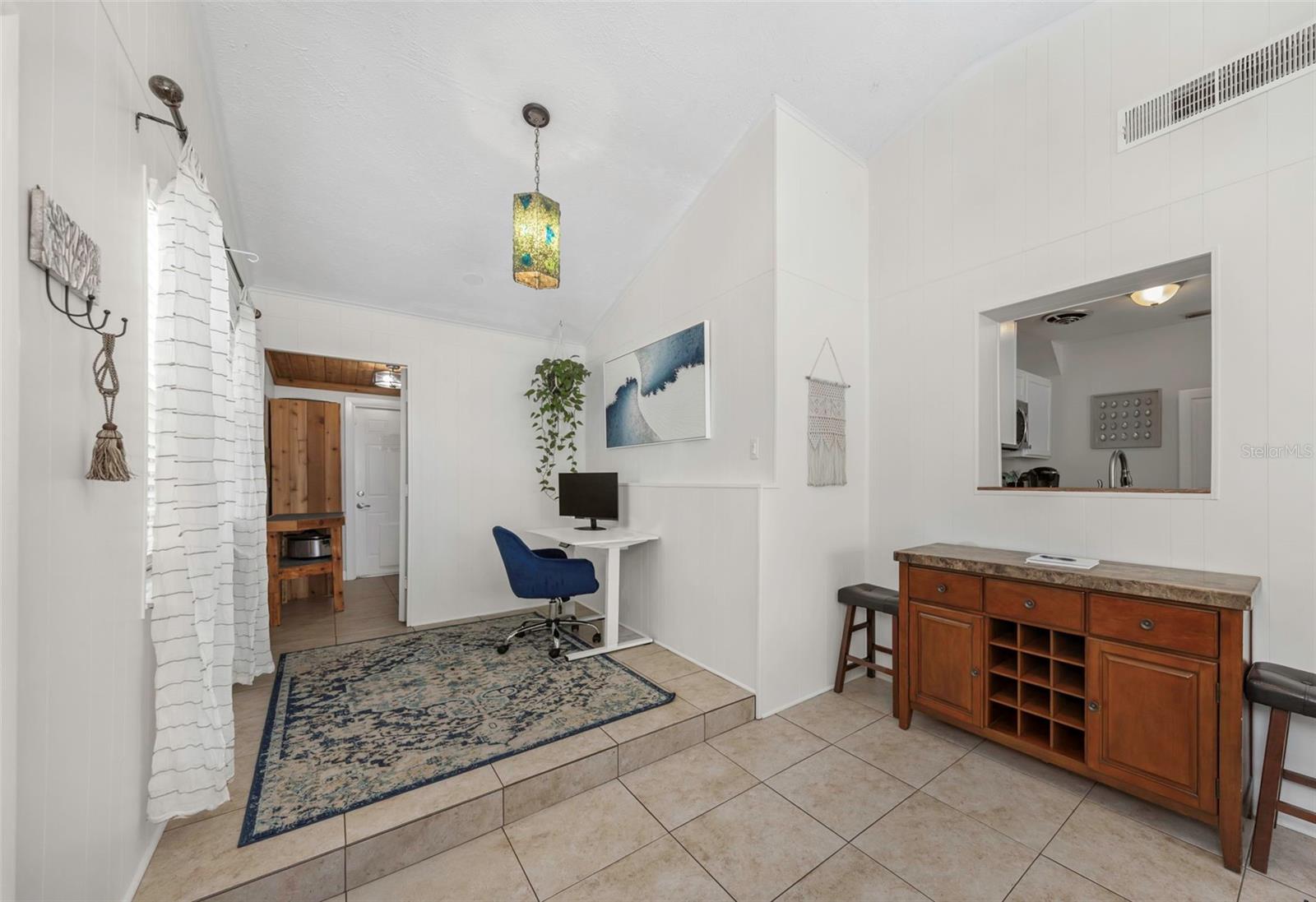 4502 W PEARL AVE, TAMPA, FL, 33611