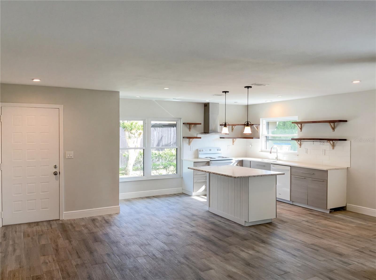 444 HUNTER CIR, KISSIMMEE, FL, 34758