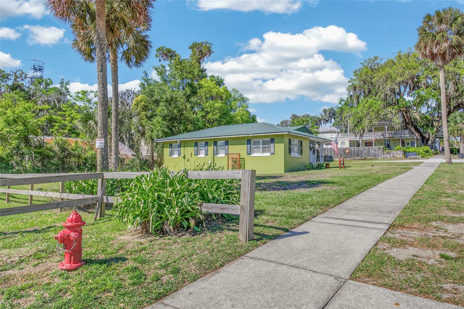105 CENTRAL AVE, CRESCENT CITY, FL, 32112