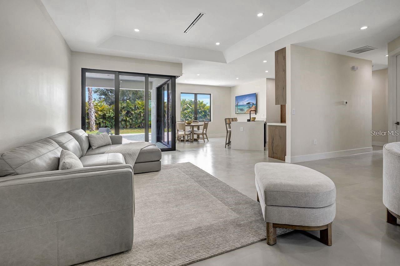 289 LONG MEADOW LN, ROTONDA WEST, FL, 33947