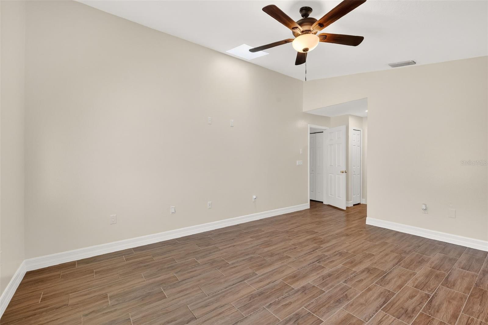 11637 LAKE DR, LEESBURG, FL, 34788