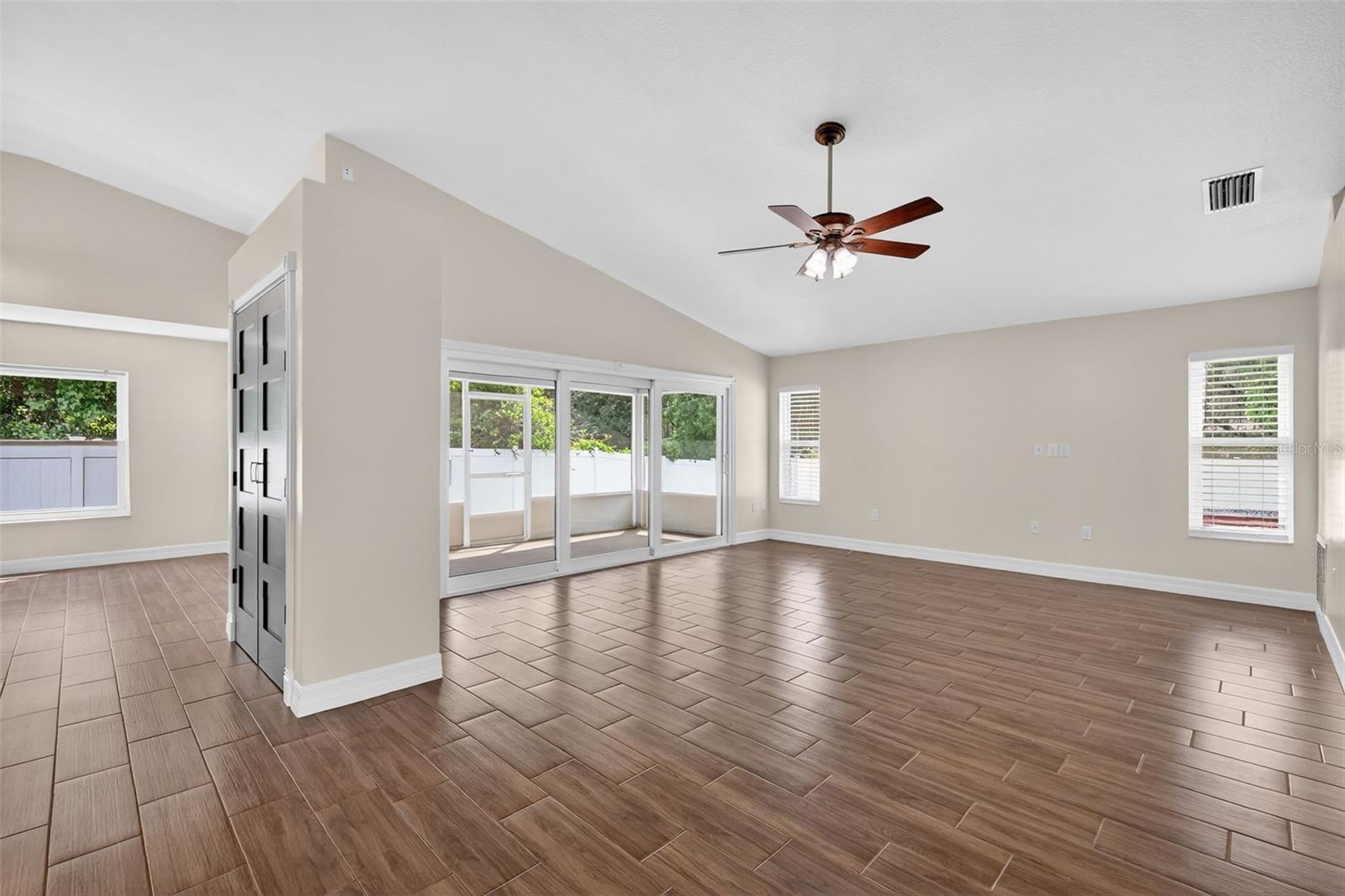 11637 LAKE DR, LEESBURG, FL, 34788