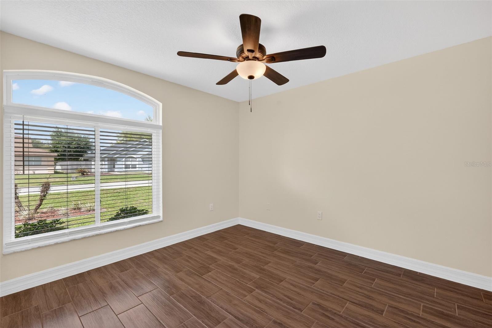 11637 LAKE DR, LEESBURG, FL, 34788