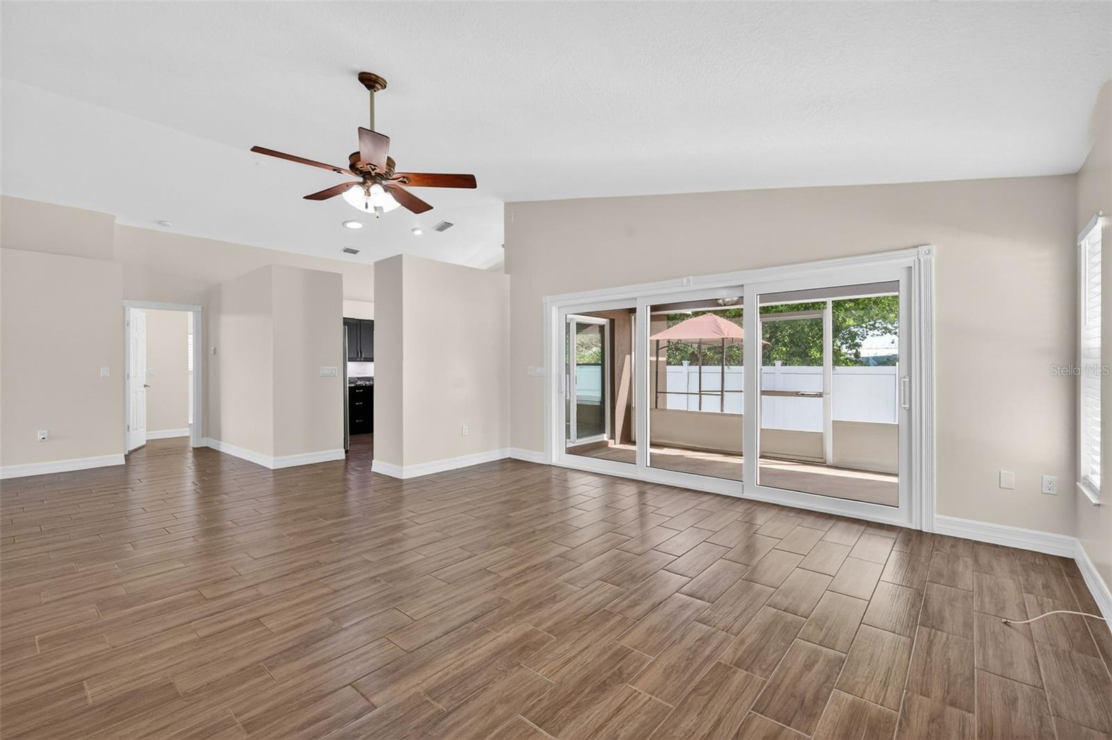 11637 LAKE DR, LEESBURG, FL, 34788