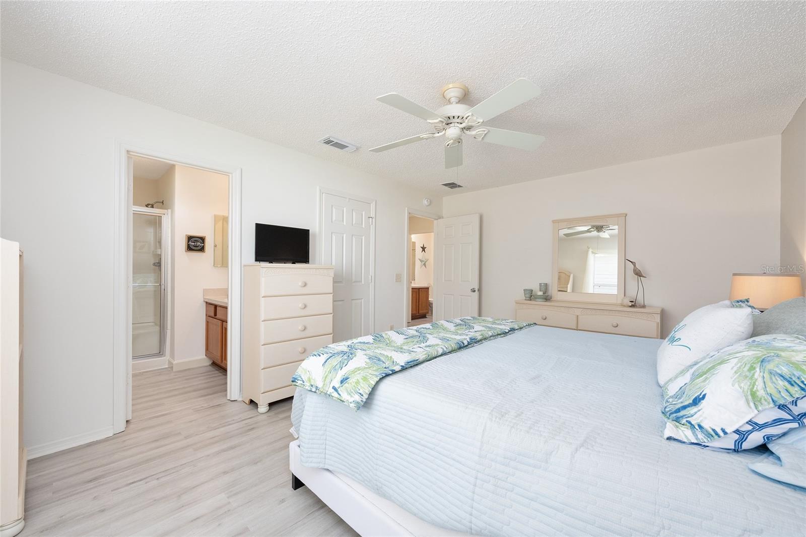 1017 PINEWOOD PL, THE VILLAGES, FL, 32162