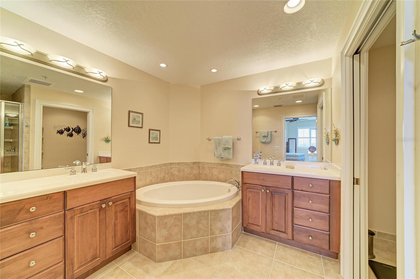 611 RIVIERA DUNES WAY #403, PALMETTO, FL, 34221