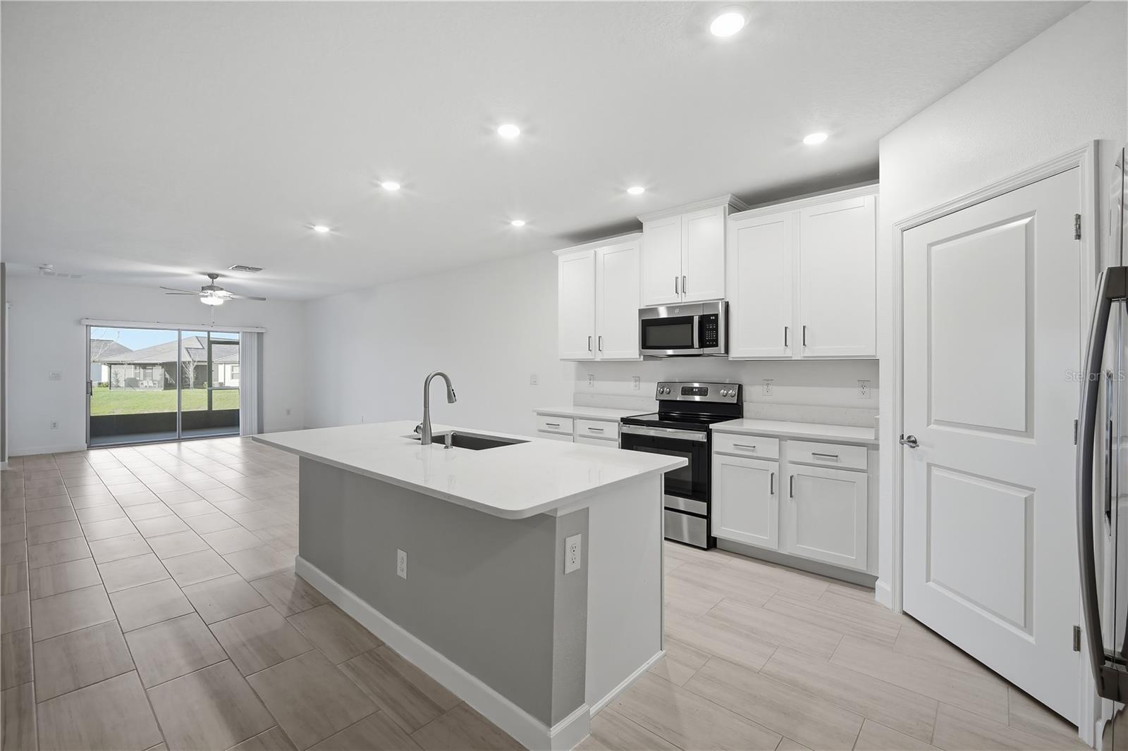 10976 GABLE DIG LOOP, SAN ANTONIO, FL, 33576