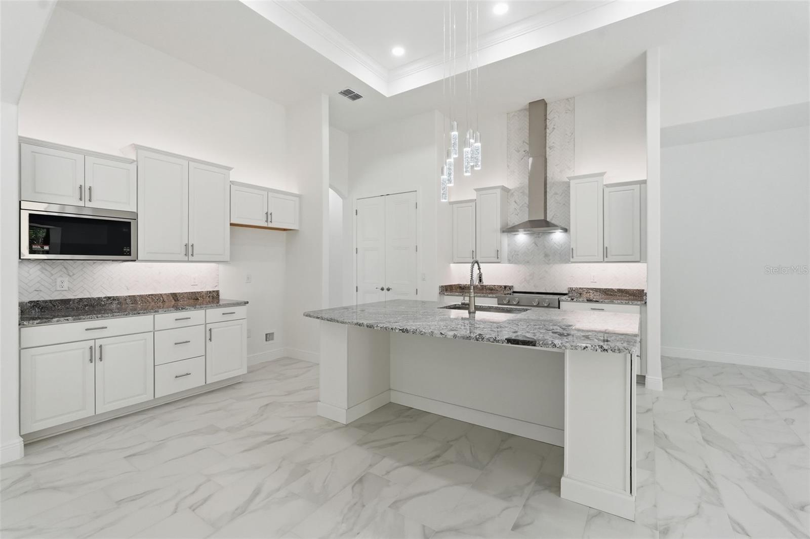 421 W CHASE ST, HERNANDO, FL, 34442