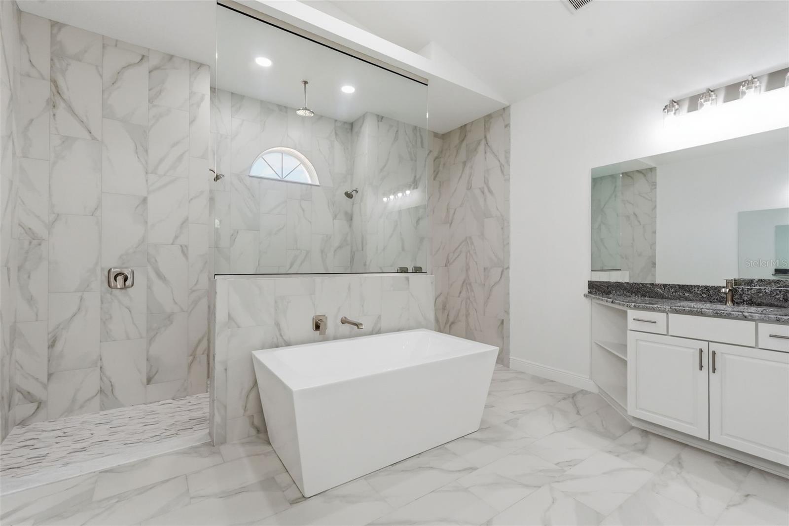 421 W CHASE ST, HERNANDO, FL, 34442