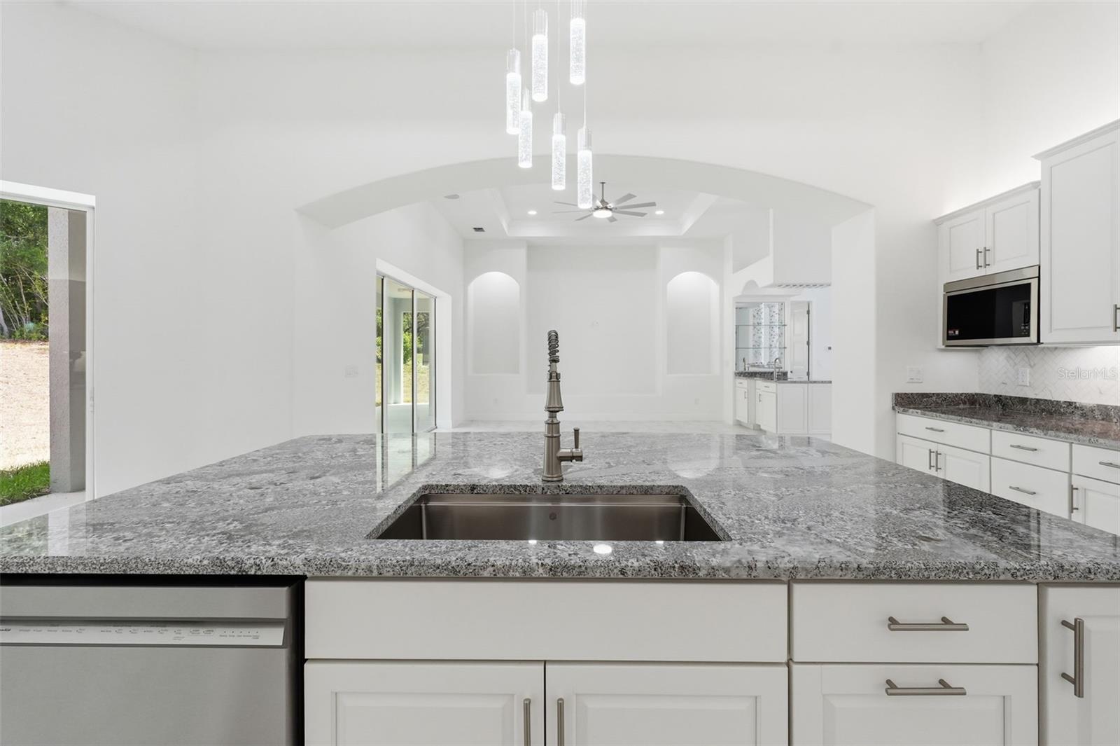 421 W CHASE ST, HERNANDO, FL, 34442