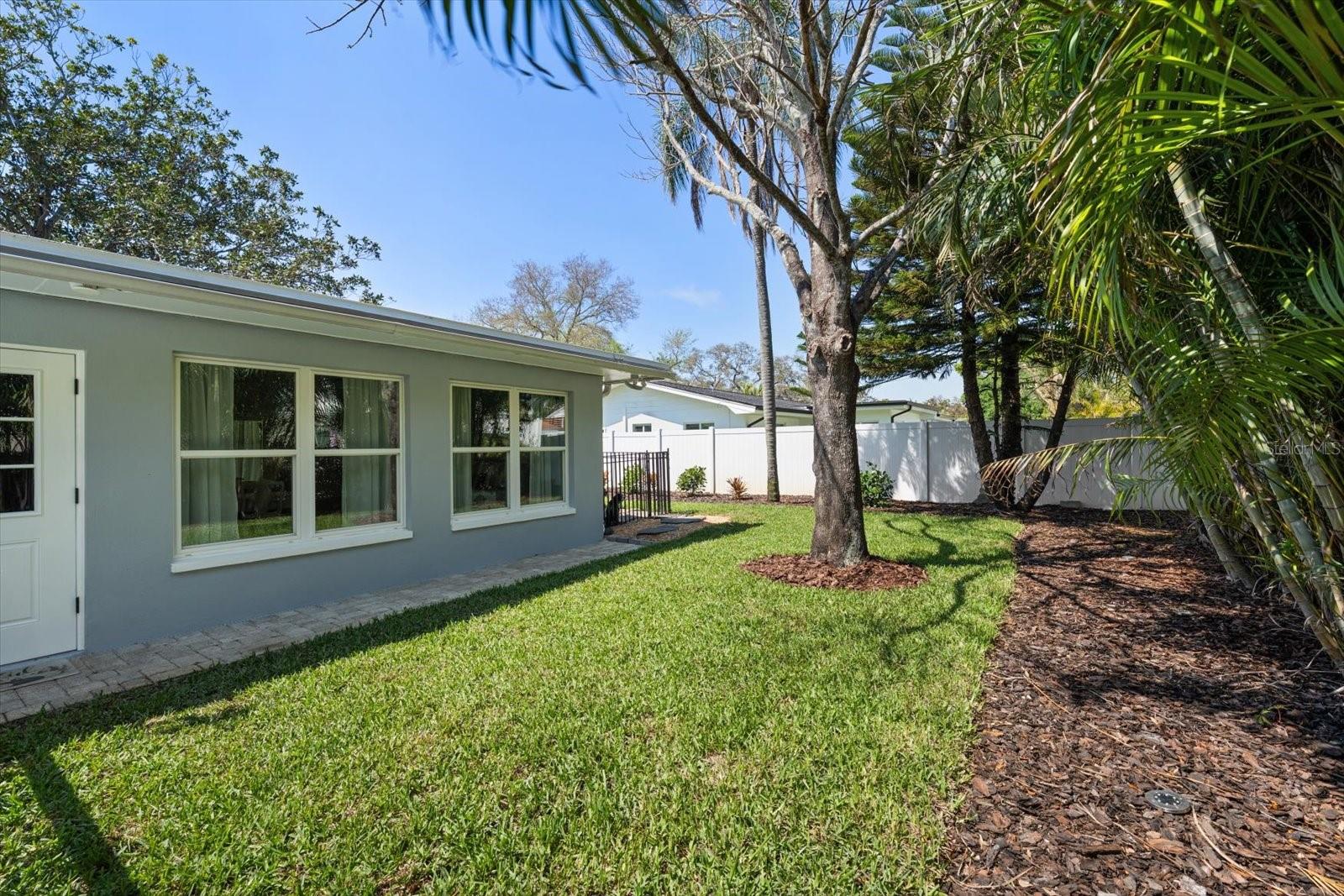 1729 LAURIE LN, BELLEAIR, FL, 33756