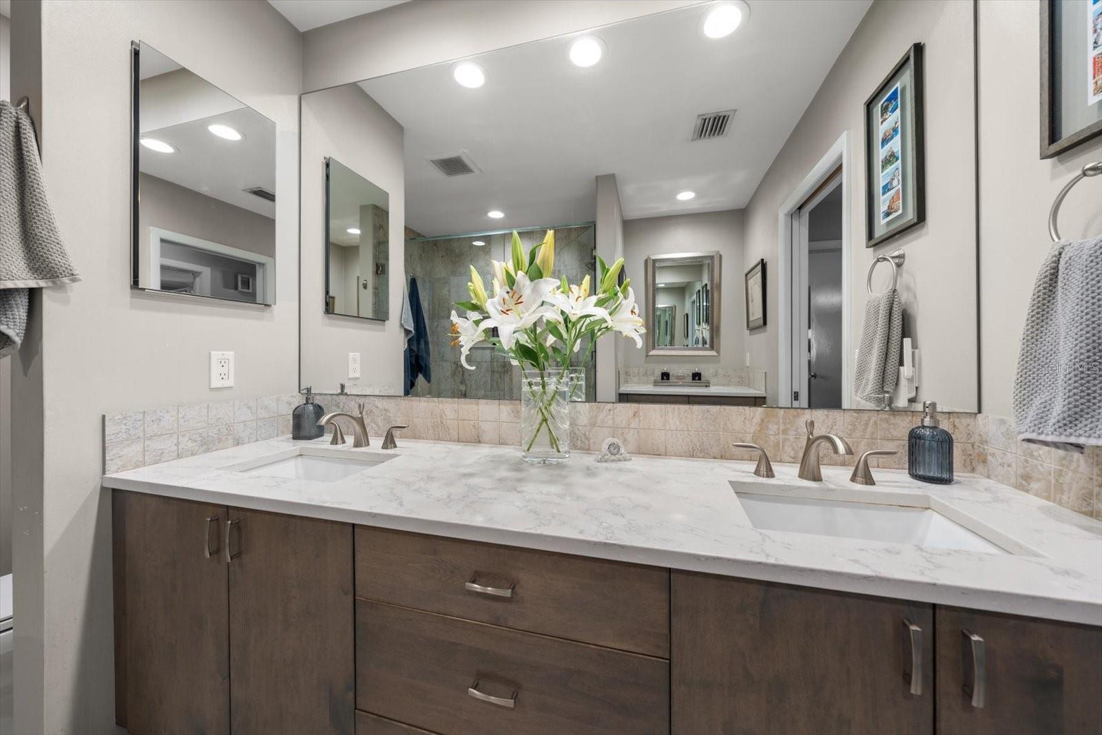 1729 LAURIE LN, BELLEAIR, FL, 33756