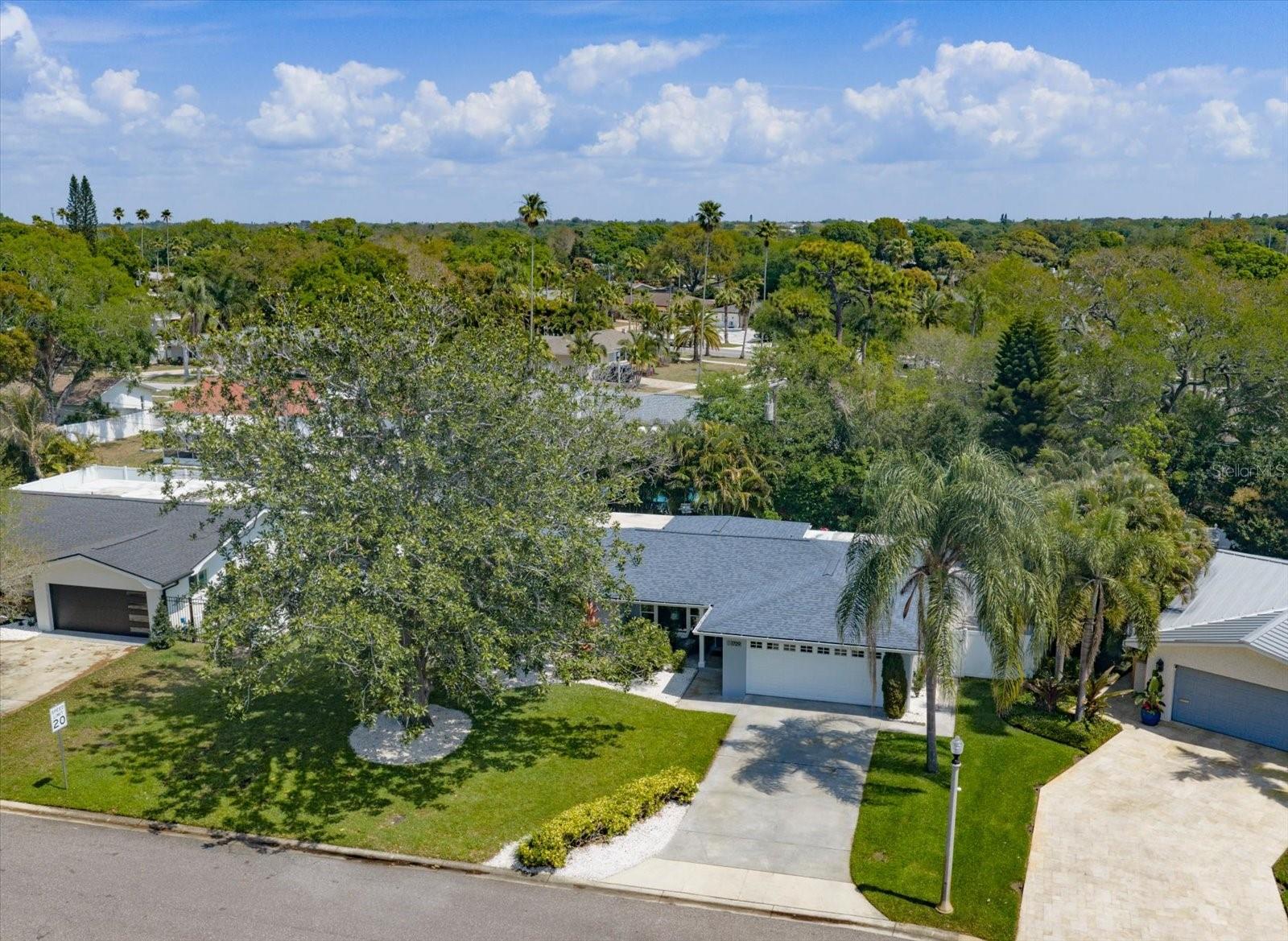 1729 LAURIE LN, BELLEAIR, FL, 33756