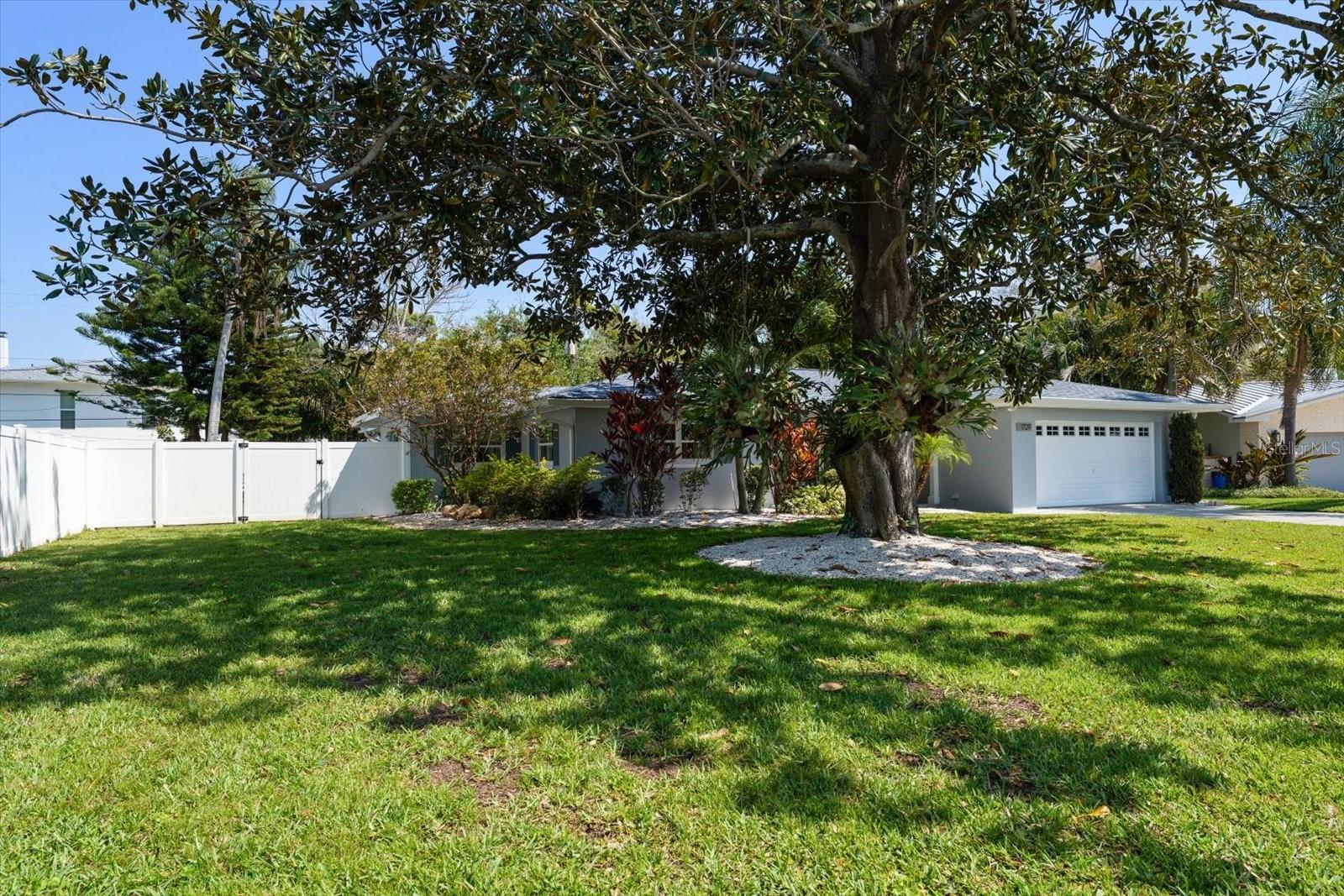 1729 LAURIE LN, BELLEAIR, FL, 33756