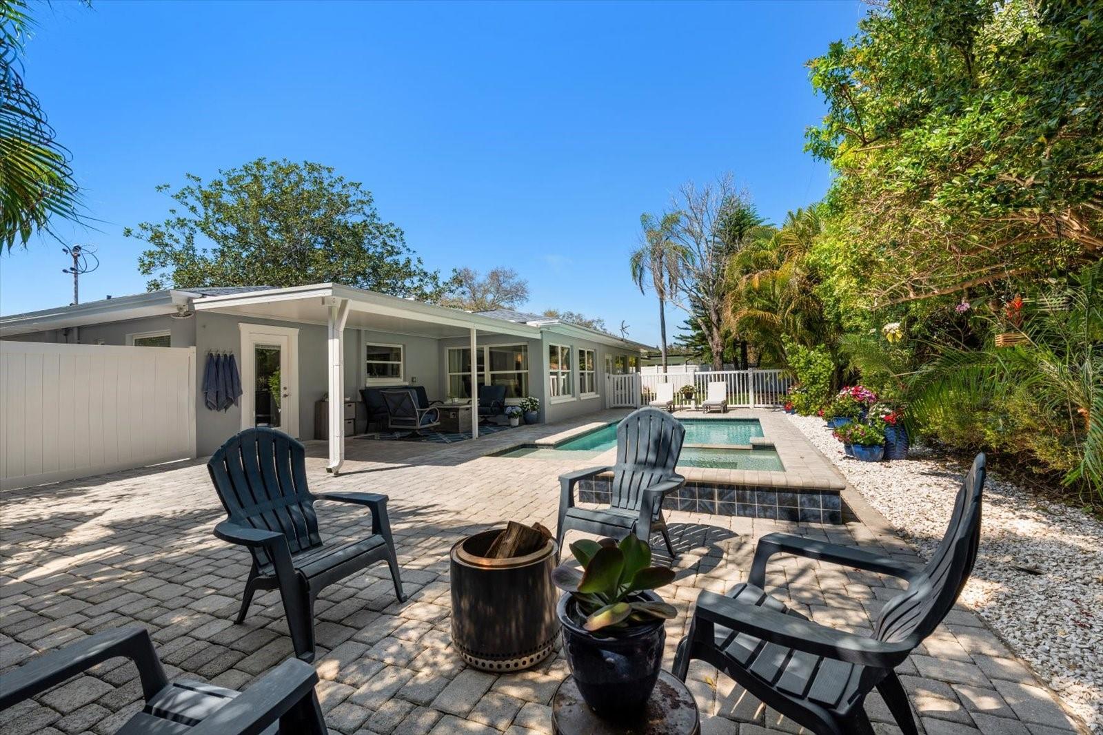 1729 LAURIE LN, BELLEAIR, FL, 33756