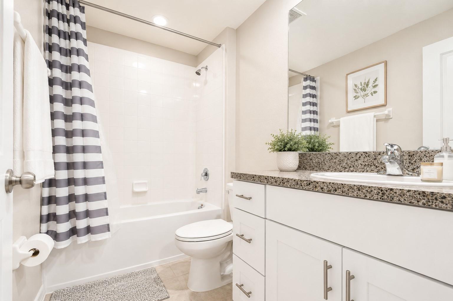 633 ROYAL EMPRESS DR, RUSKIN, FL, 33570