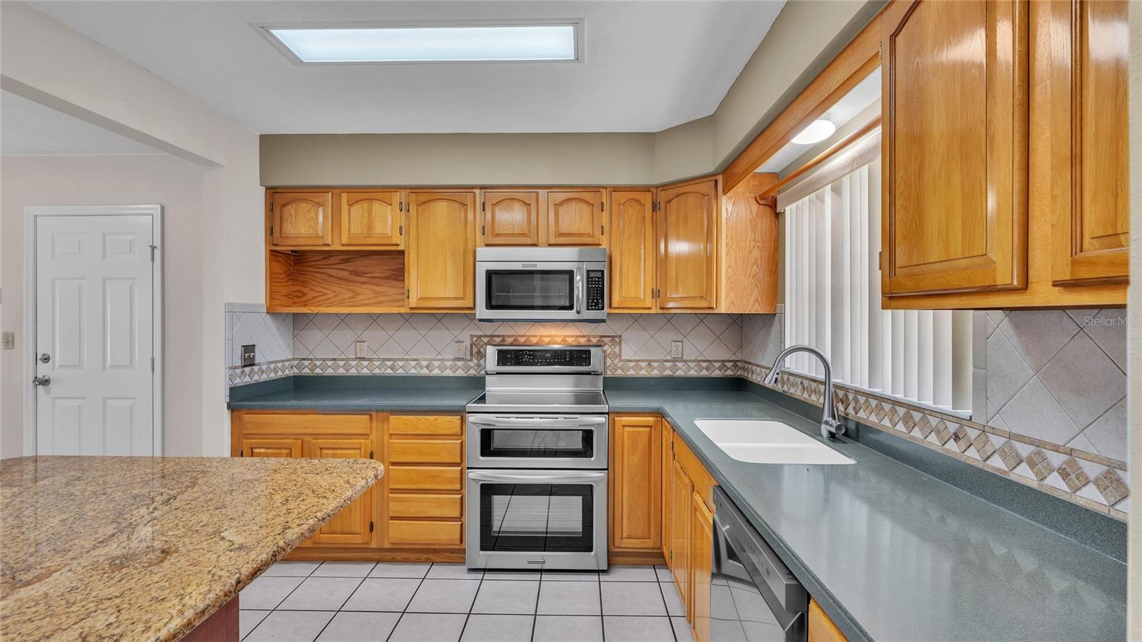 6110 DOWNING ST, DOVER, FL, 33527
