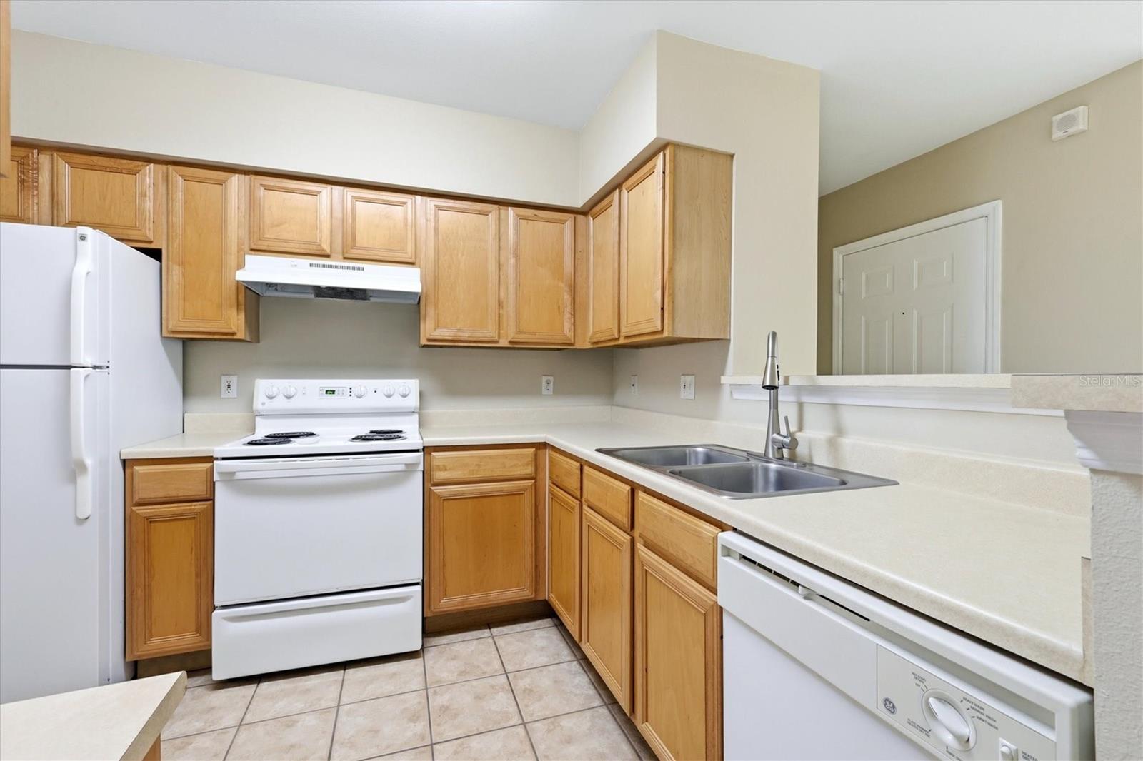 1015 VILLAGIO CIR #202, SARASOTA, FL, 34237