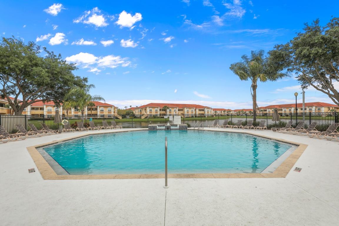 1015 VILLAGIO CIR #202, SARASOTA, FL, 34237