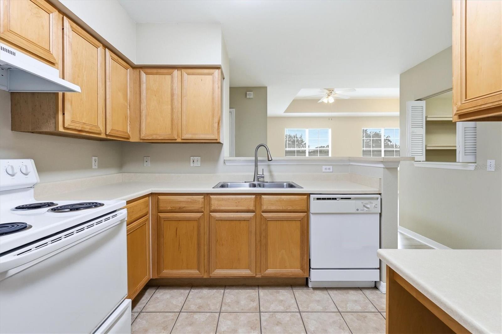 1015 VILLAGIO CIR #202, SARASOTA, FL, 34237