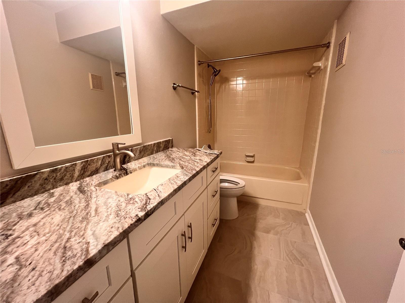 17 ESCONDIDO CIR #239, ALTAMONTE SPRINGS, FL, 32701