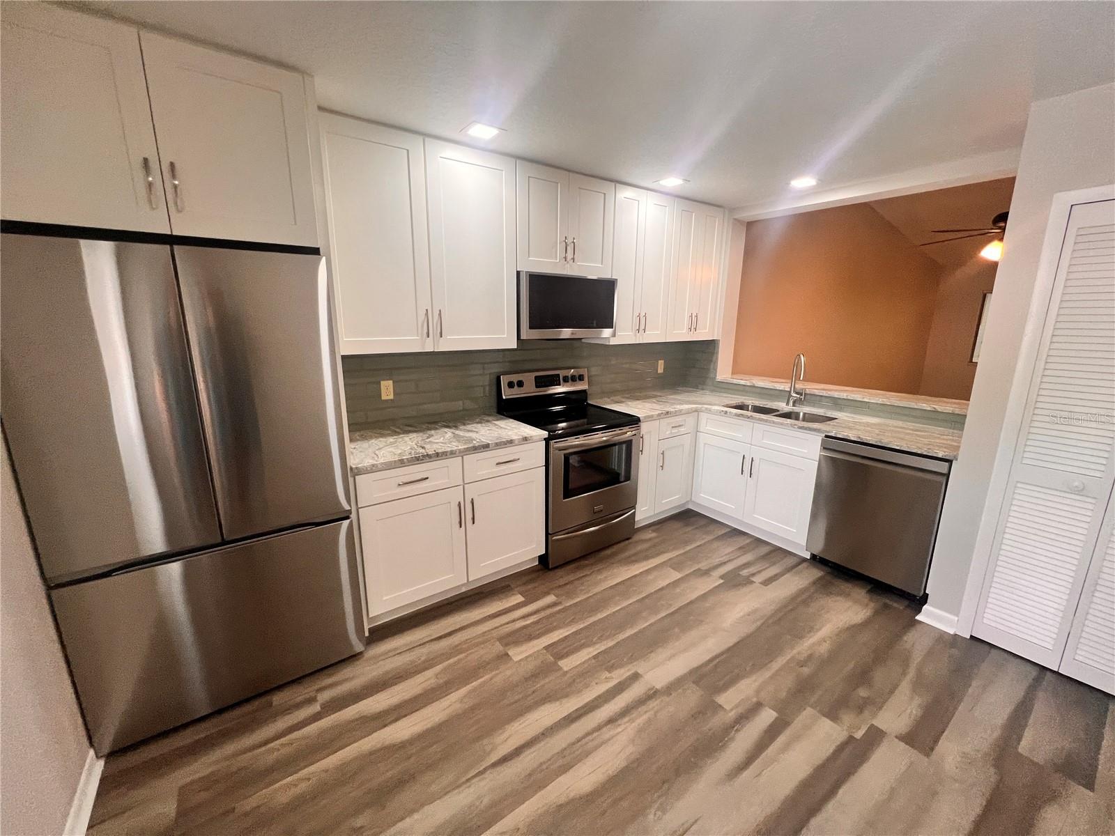 17 ESCONDIDO CIR #239, ALTAMONTE SPRINGS, FL, 32701
