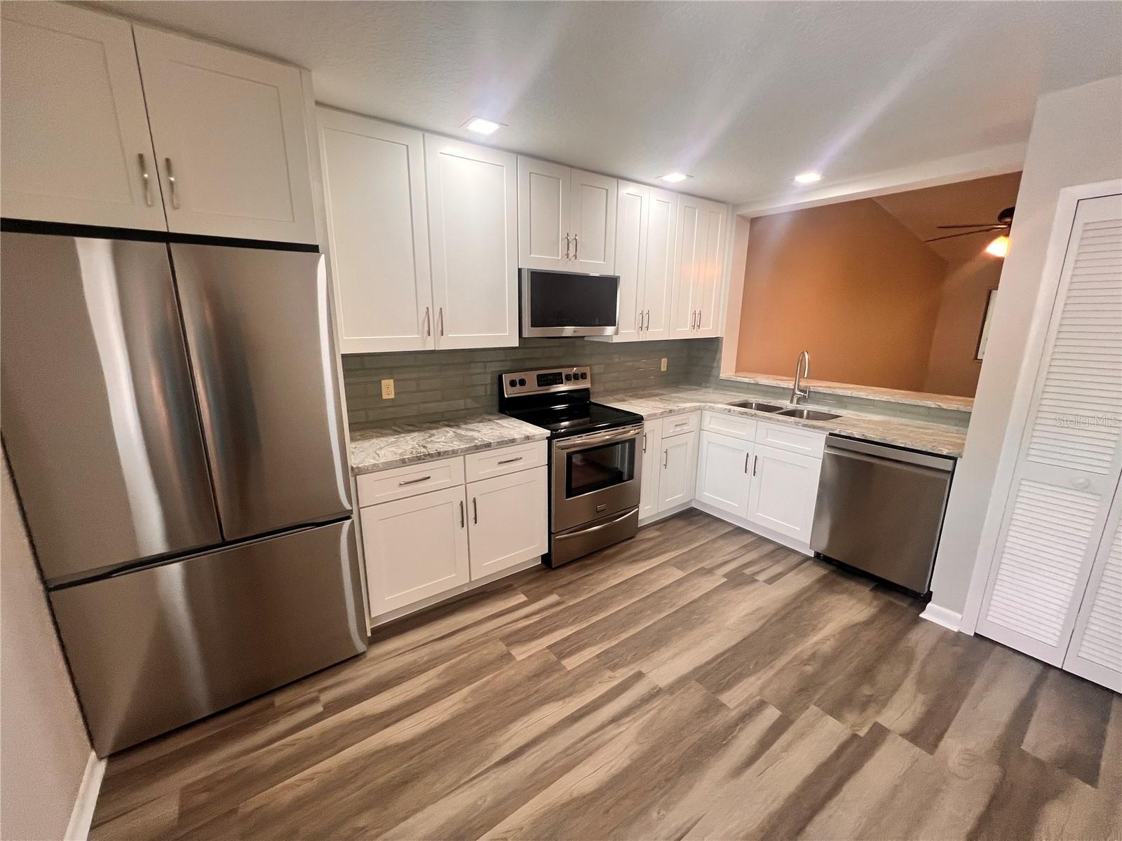 17 ESCONDIDO CIR #239, ALTAMONTE SPRINGS, FL, 32701