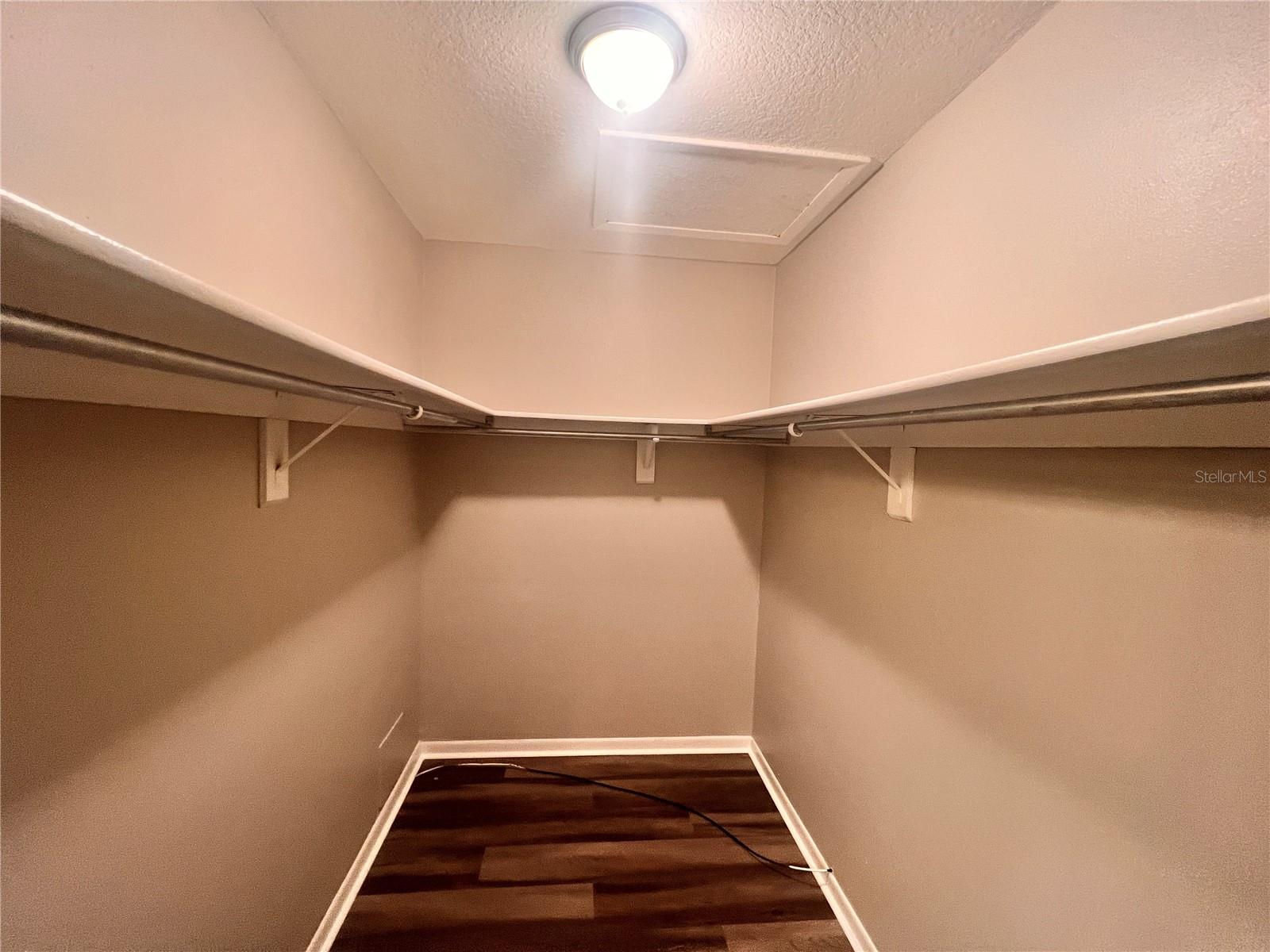 17 ESCONDIDO CIR #239, ALTAMONTE SPRINGS, FL, 32701