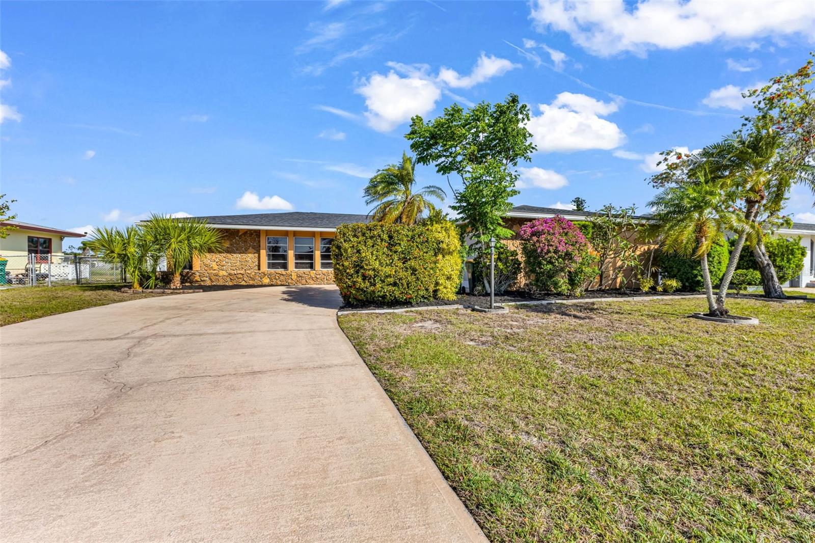 18 ANNAPOLIS LN, ROTONDA WEST, FL, 33947