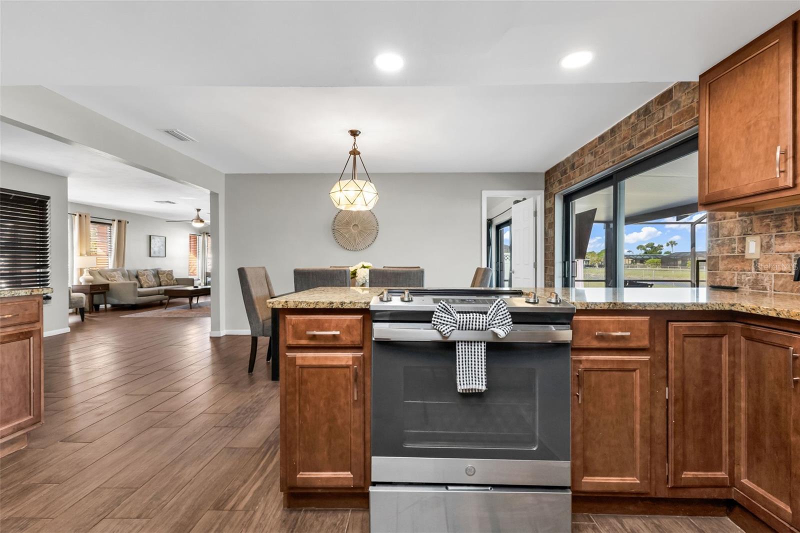 18 ANNAPOLIS LN, ROTONDA WEST, FL, 33947