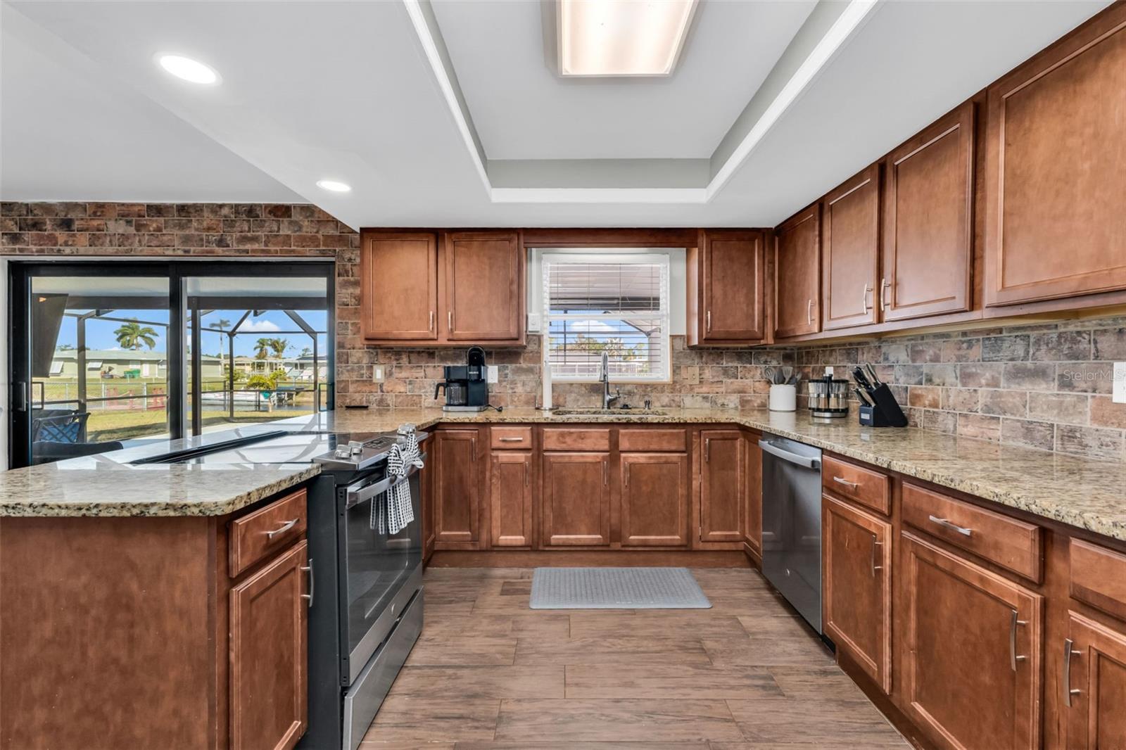 18 ANNAPOLIS LN, ROTONDA WEST, FL, 33947