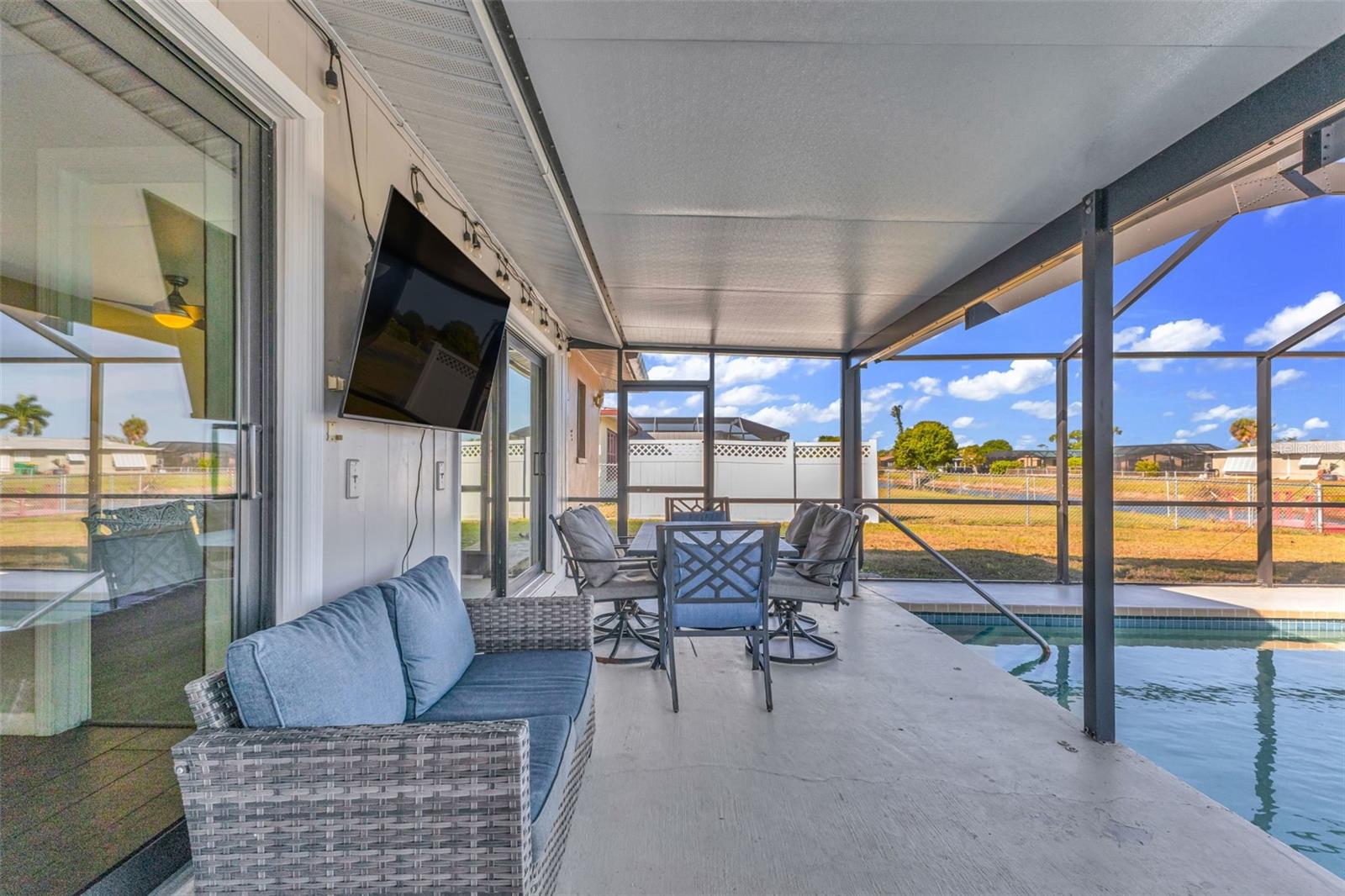 18 ANNAPOLIS LN, ROTONDA WEST, FL, 33947