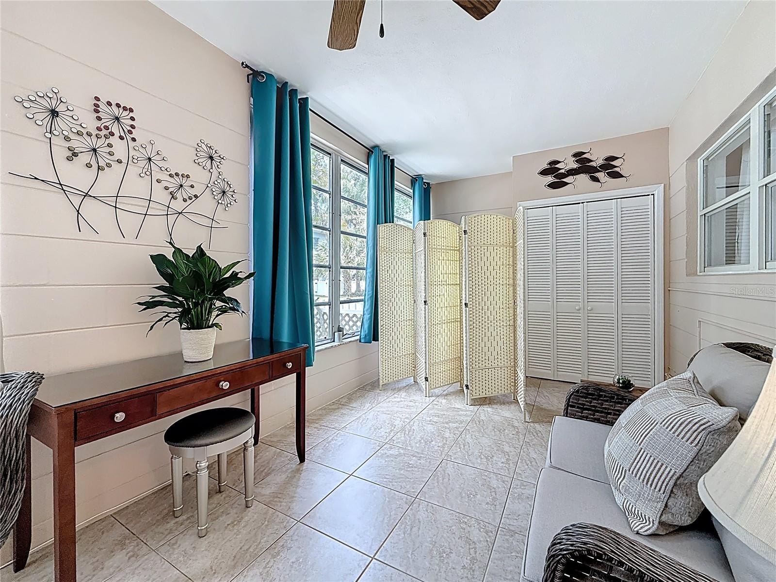 5861 42ND TER N #1610, KENNETH CITY, FL, 33709