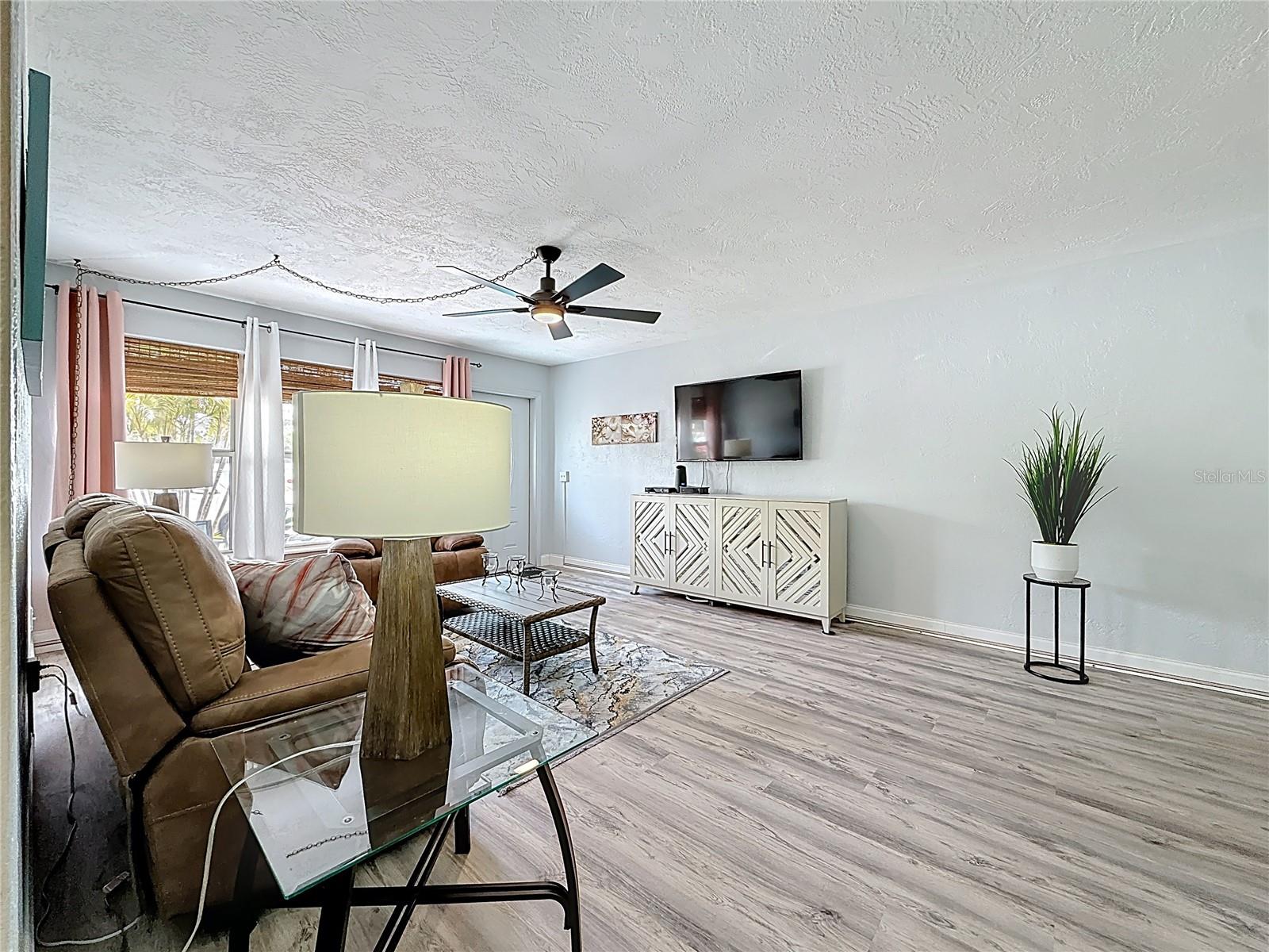 5861 42ND TER N #1610, KENNETH CITY, FL, 33709