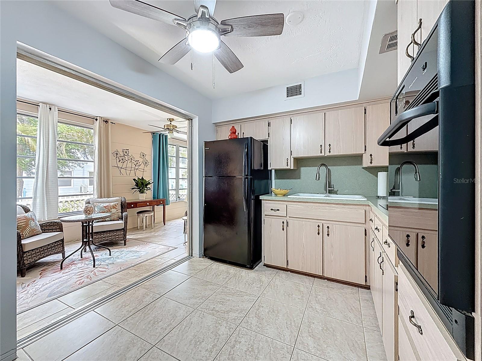 5861 42ND TER N #1610, KENNETH CITY, FL, 33709