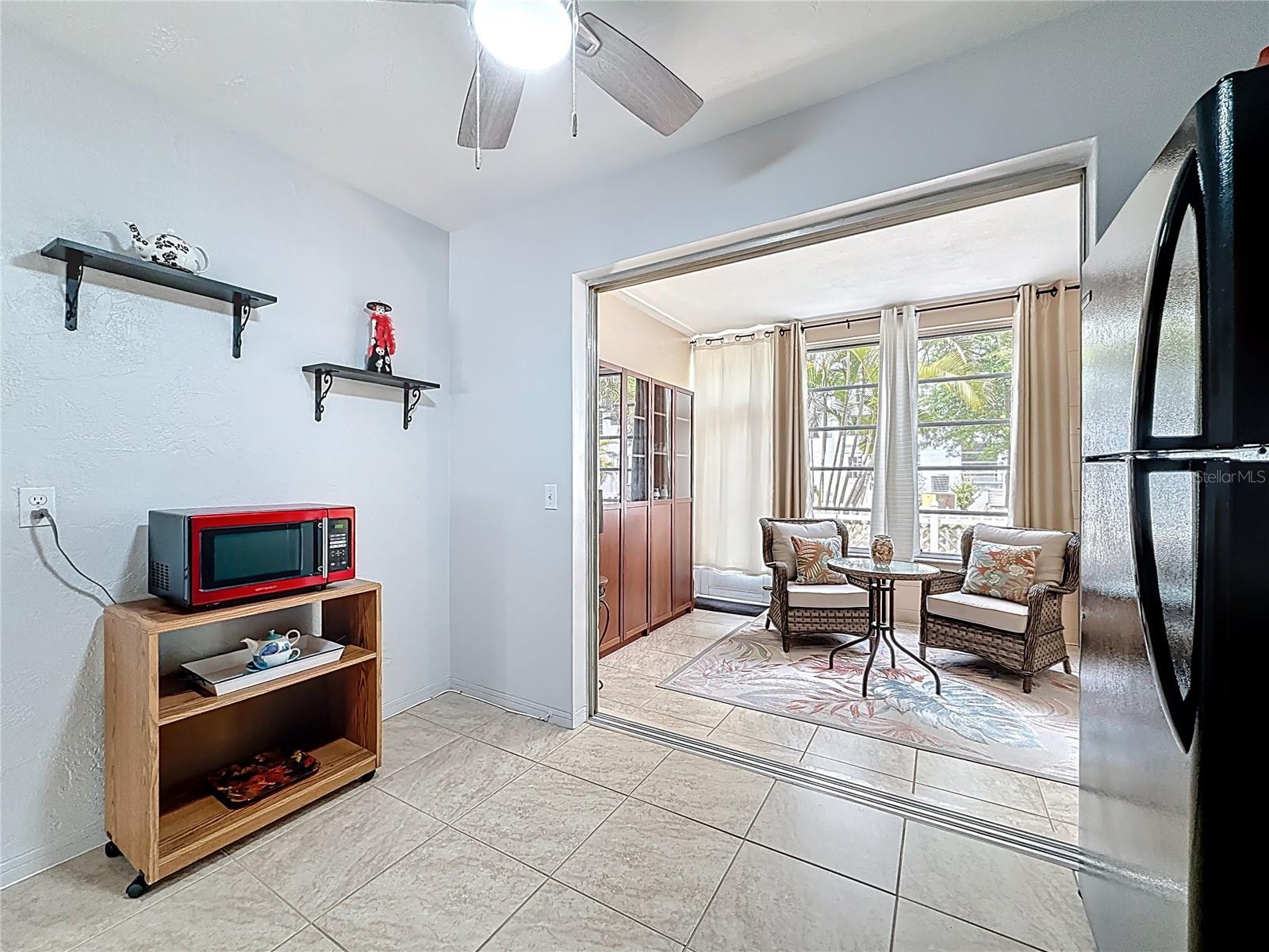 5861 42ND TER N #1610, KENNETH CITY, FL, 33709