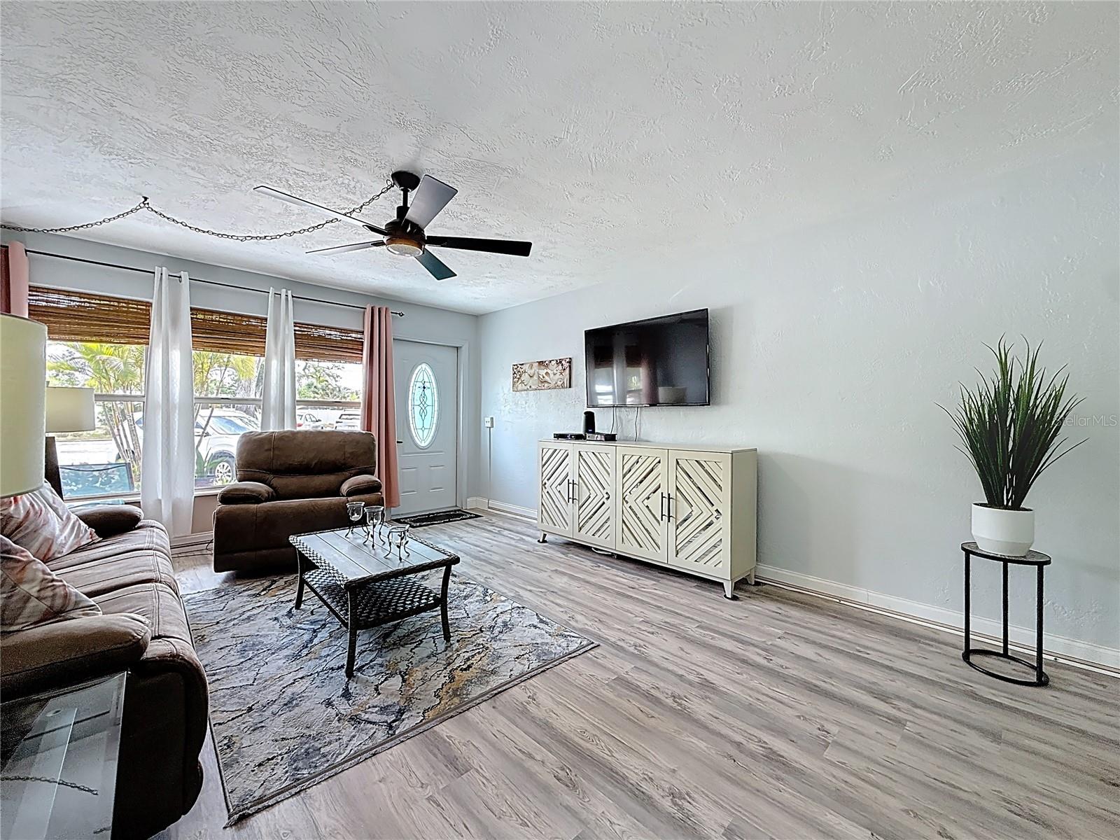 5861 42ND TER N #1610, KENNETH CITY, FL, 33709
