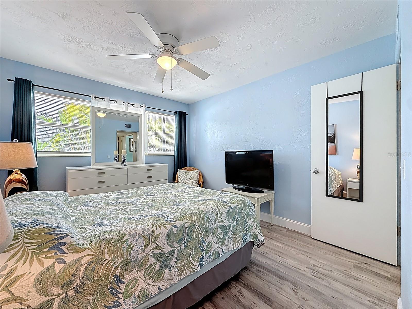5861 42ND TER N #1610, KENNETH CITY, FL, 33709