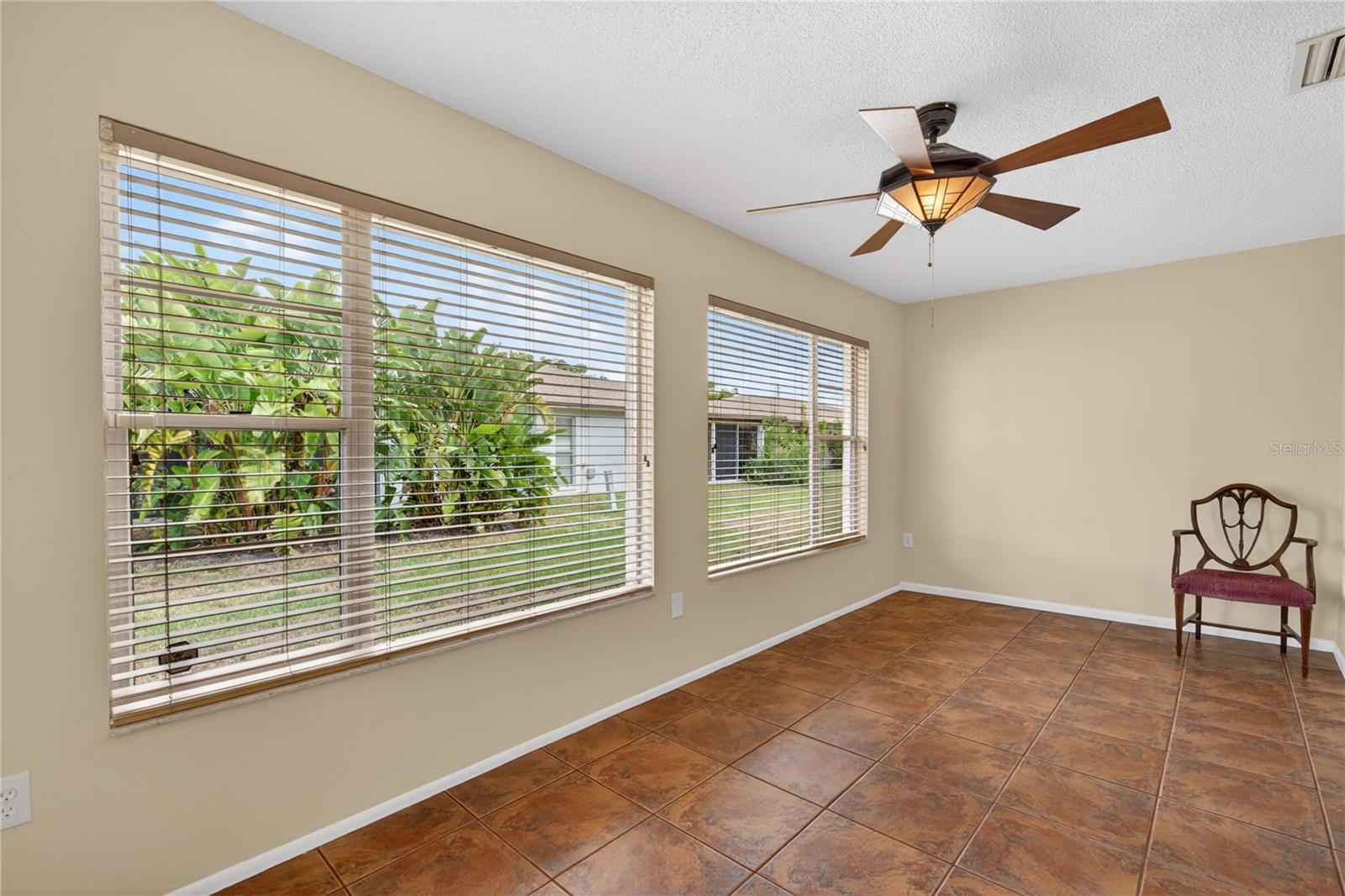 3501 N VILLAGE CT #220, SARASOTA, FL, 34231