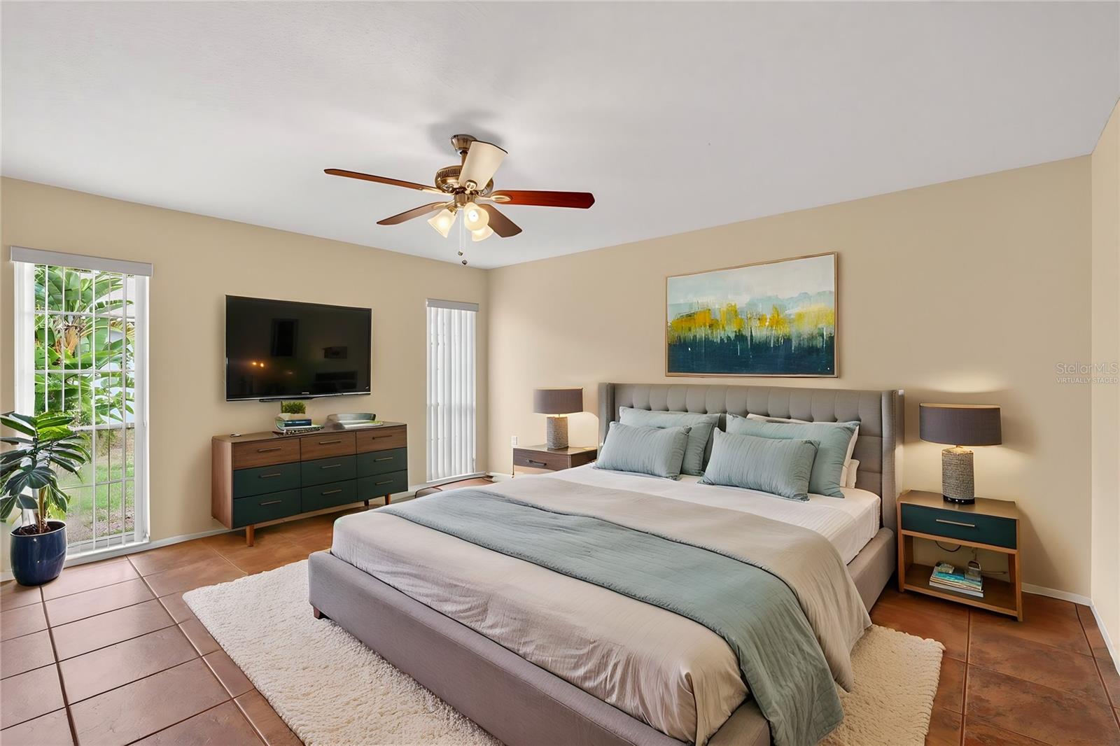 3501 N VILLAGE CT #220, SARASOTA, FL, 34231